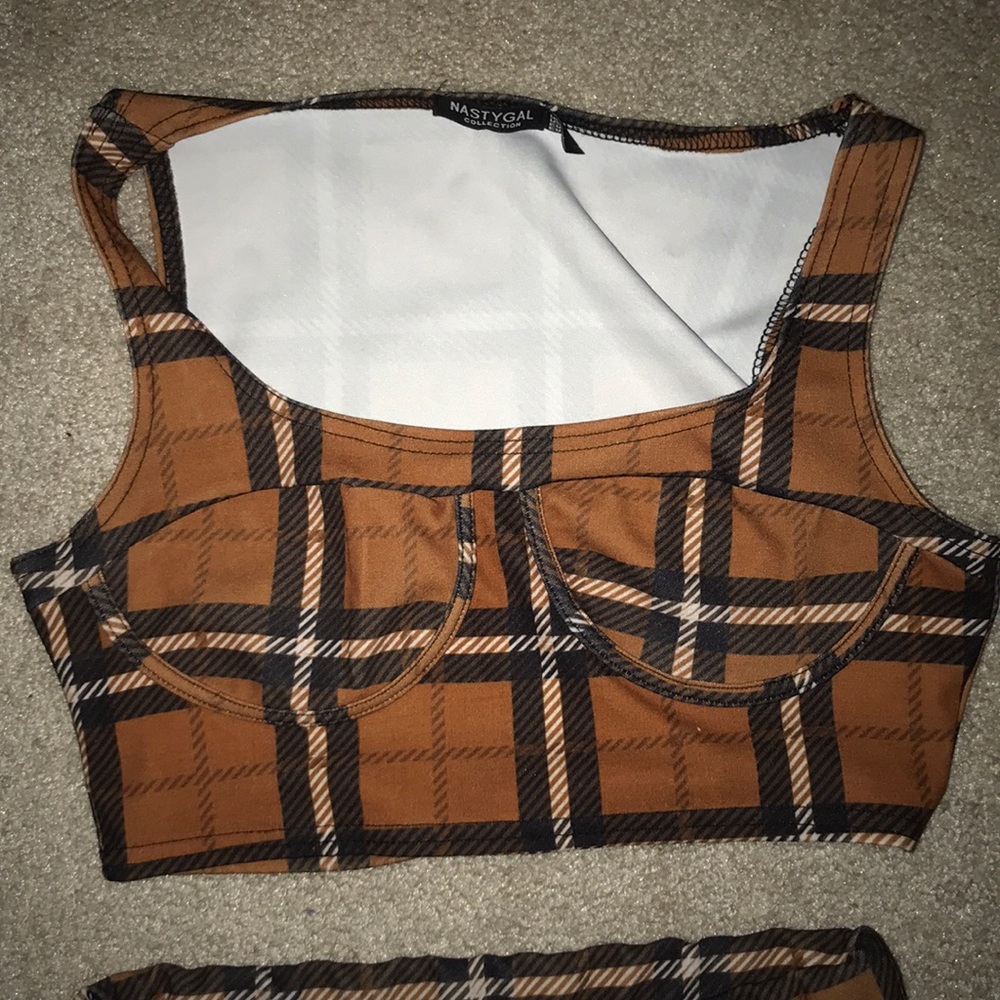 Two piece set - Picture 2 of 4